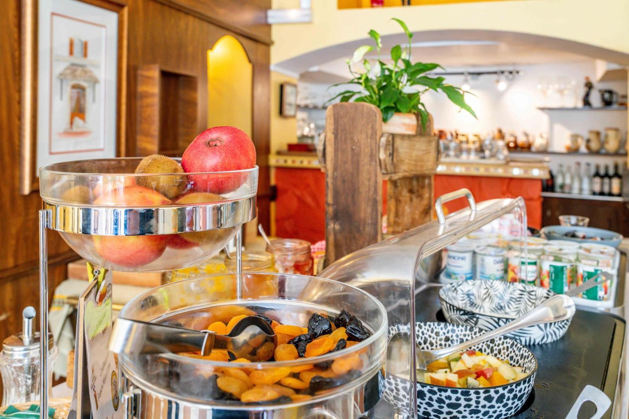 Logis Le Vieux Logis Hotel Lestelle-Betharram Ngoại thất bức ảnh
