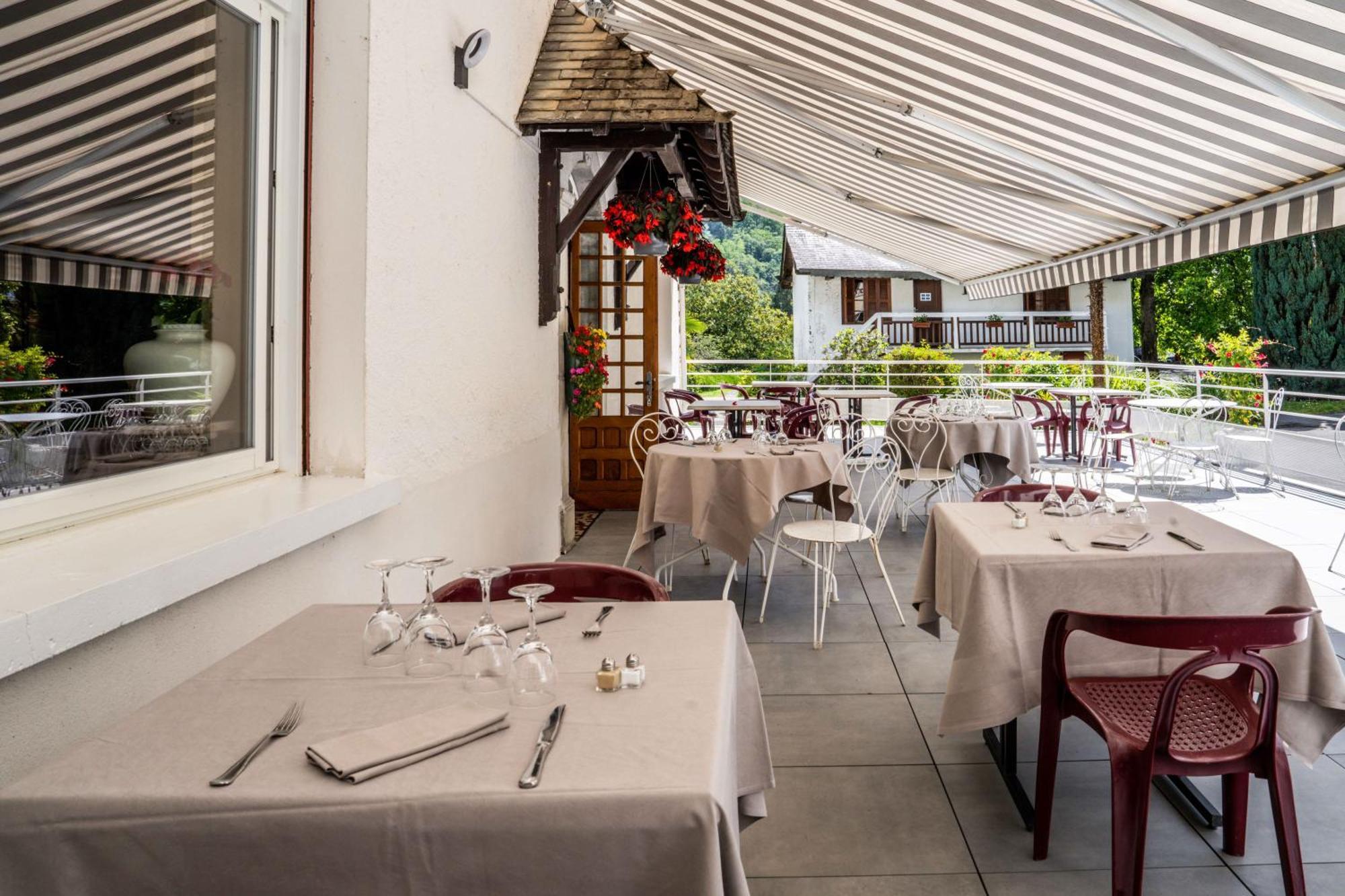 Logis Le Vieux Logis Hotel Lestelle-Betharram Ngoại thất bức ảnh