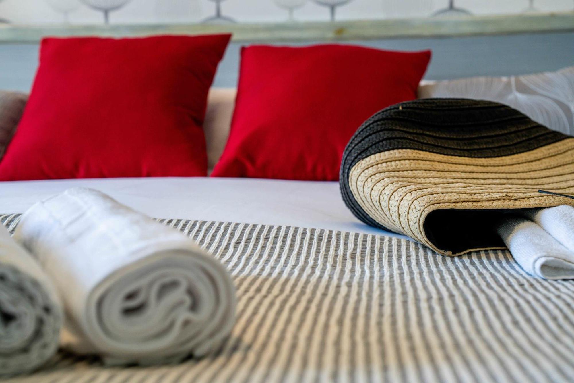 Logis Le Vieux Logis Hotel Lestelle-Betharram Ngoại thất bức ảnh