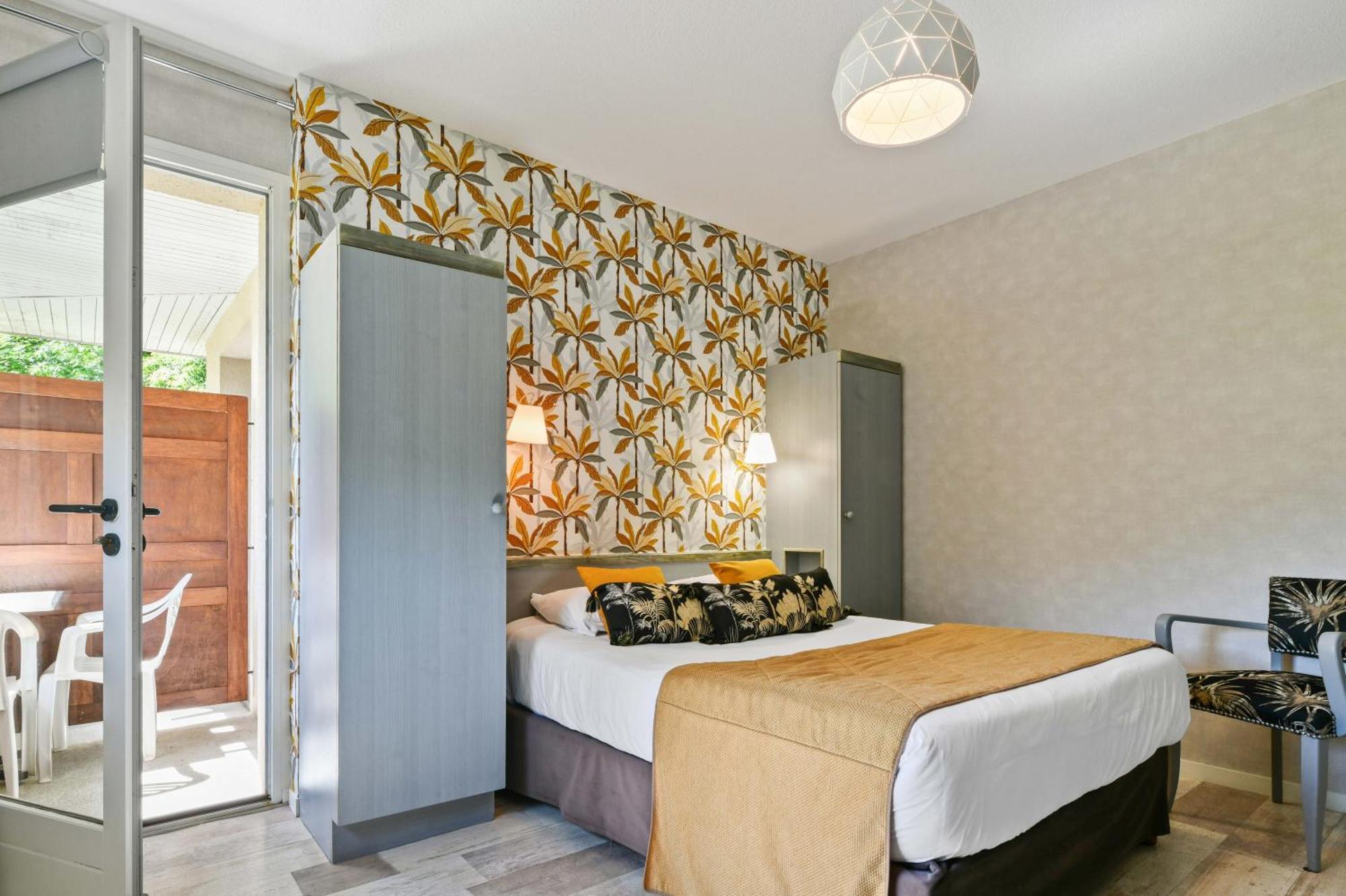 Logis Le Vieux Logis Hotel Lestelle-Betharram Ngoại thất bức ảnh