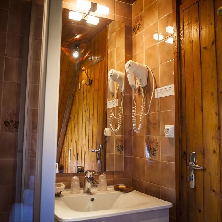 Logis Le Vieux Logis Hotel Lestelle-Betharram Ngoại thất bức ảnh