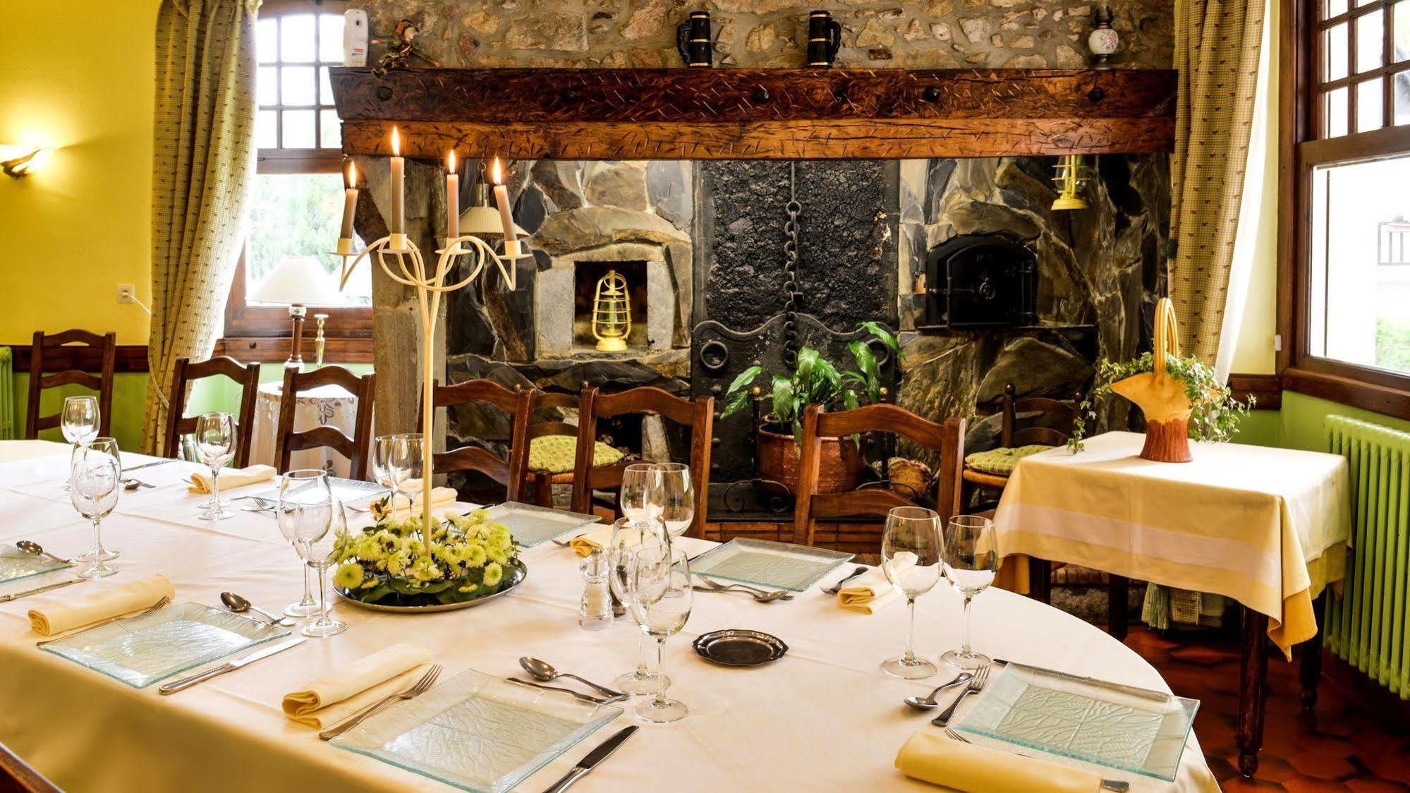 Logis Le Vieux Logis Hotel Lestelle-Betharram Ngoại thất bức ảnh