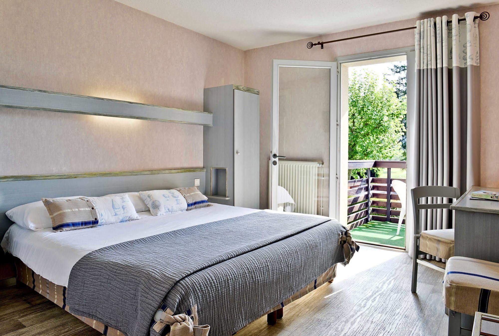Logis Le Vieux Logis Hotel Lestelle-Betharram Ngoại thất bức ảnh
